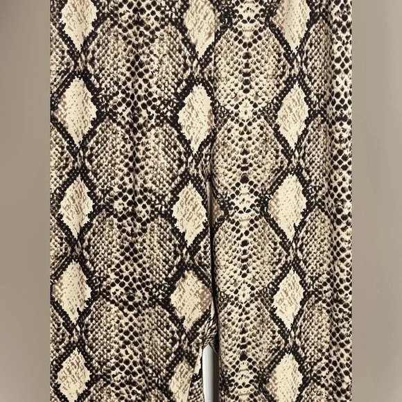 Sadie and Sage Snakeskin Print Flare Leg Pants Small - Picture 4 of 8